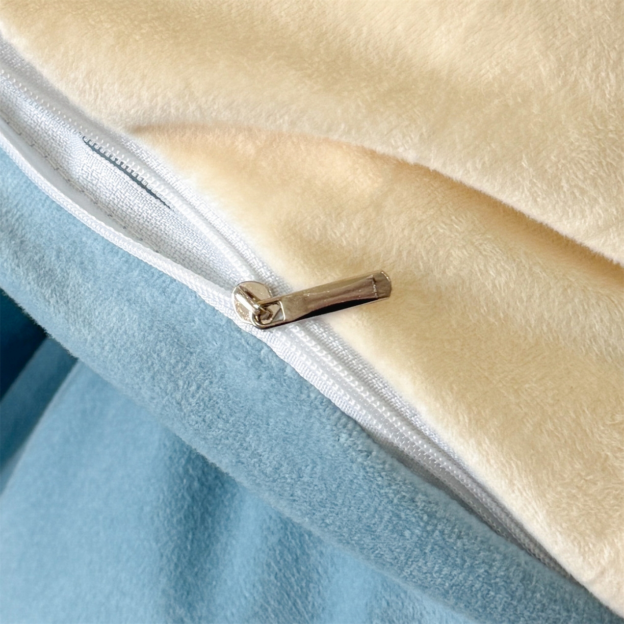 91家纺网 家纺一手货源 找家纺 云棉坊 2025新款水晶绒刺绣四件套-初见 初见-天空兰