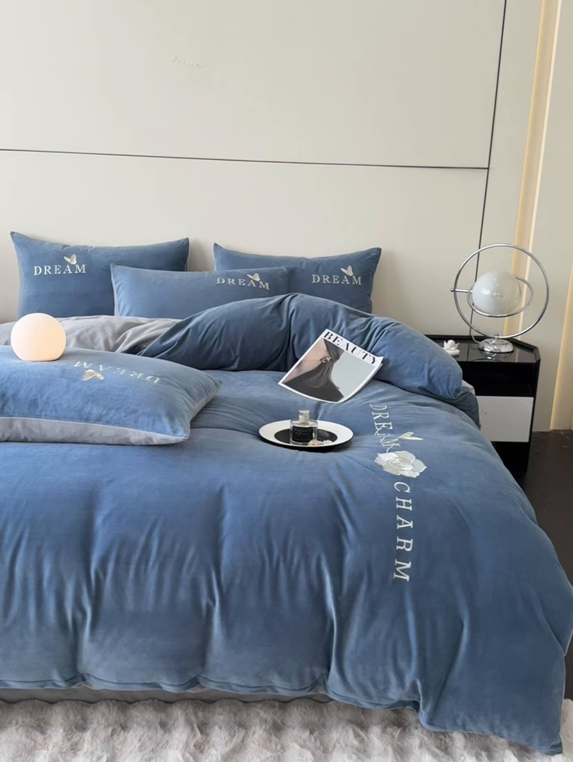 91家纺网 家纺一手货源 找家纺 （总）云棉坊 2025新款水晶绒刺绣四件套-初见