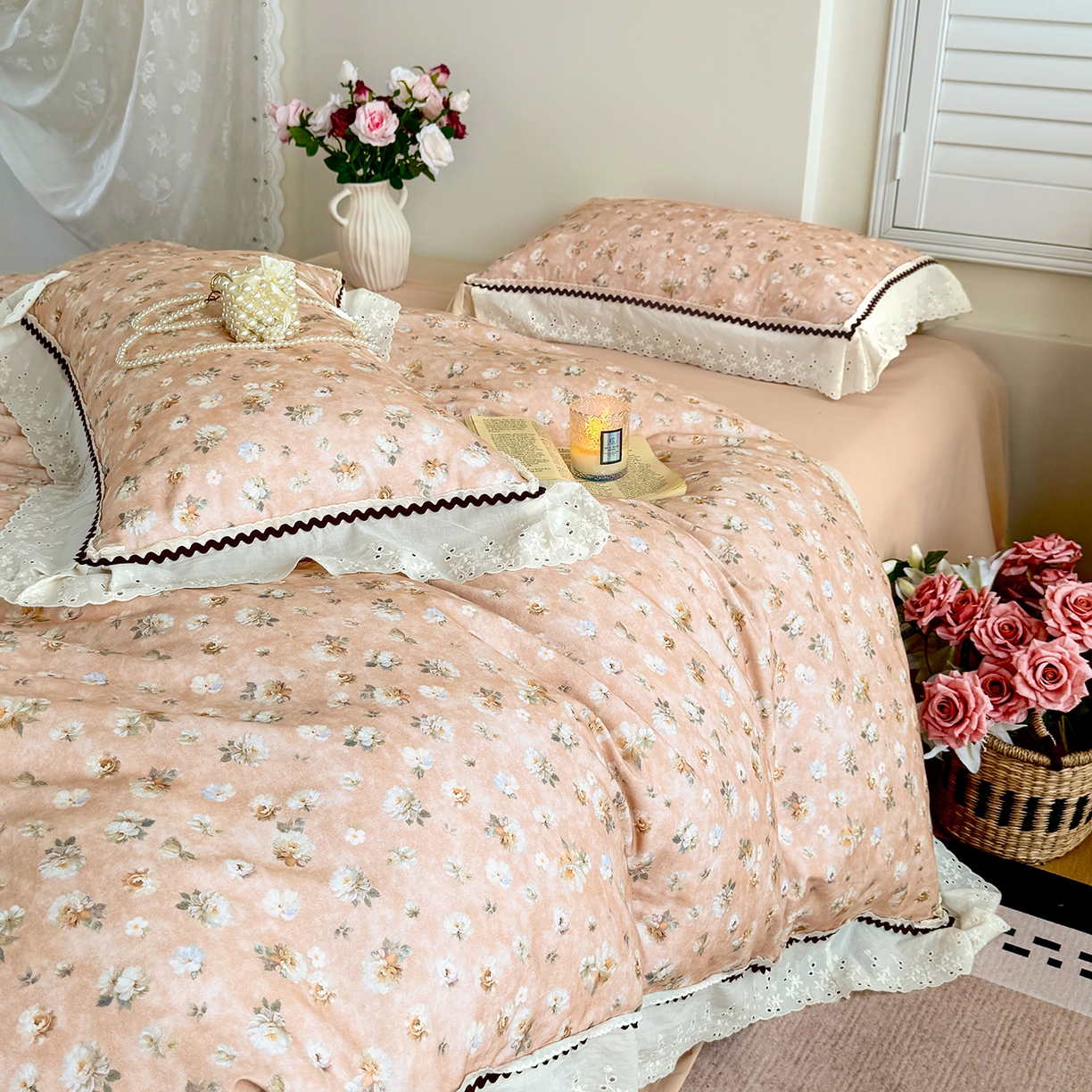 91家纺网 家纺一手货源 找家纺 星座家纺 2025新款秋冬全棉花边数码印花磨毛四件套 蜜瓣小雏菊-桔