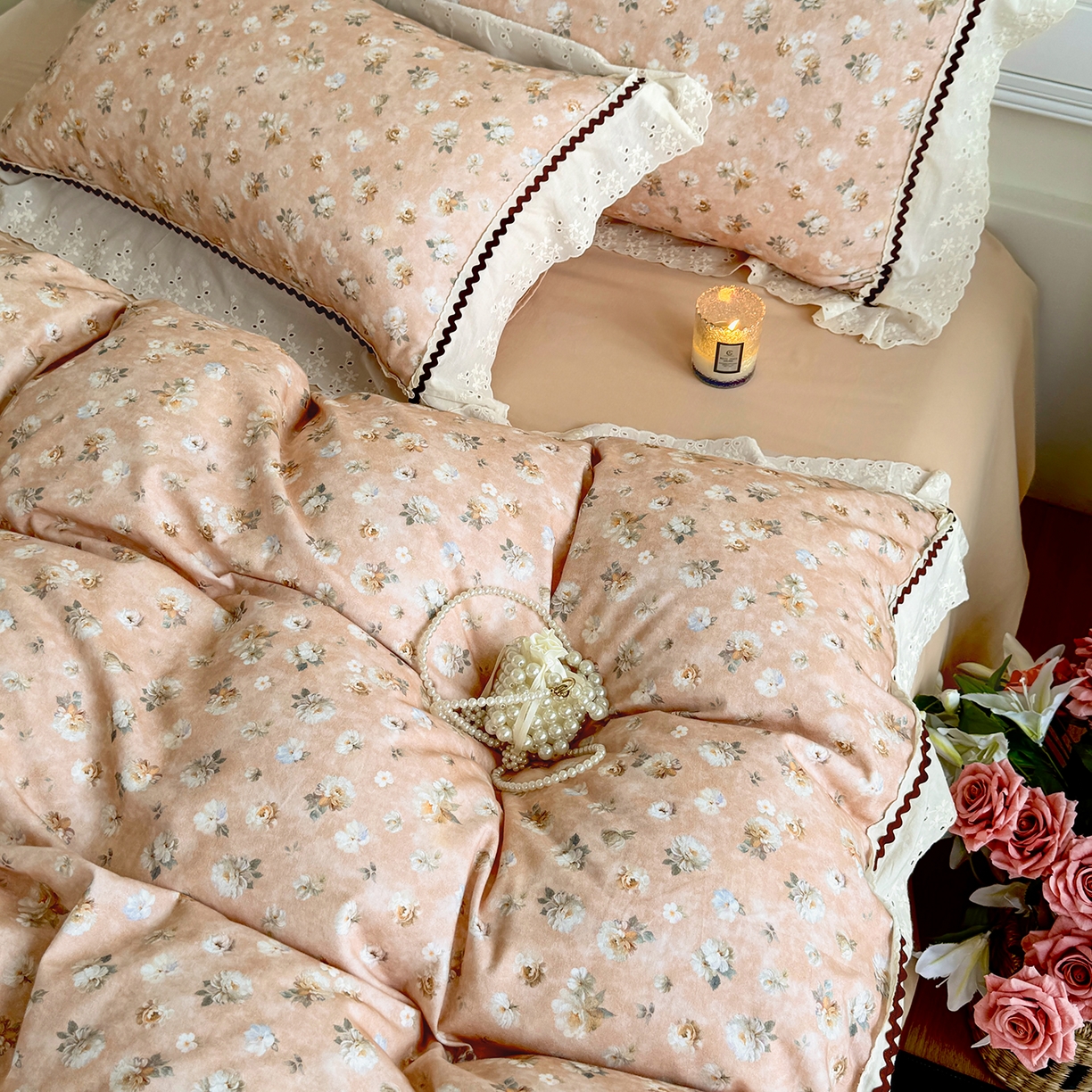 91家纺网 家纺一手货源 找家纺 星座家纺 2025新款秋冬全棉花边数码印花磨毛四件套 蜜瓣小雏菊-桔