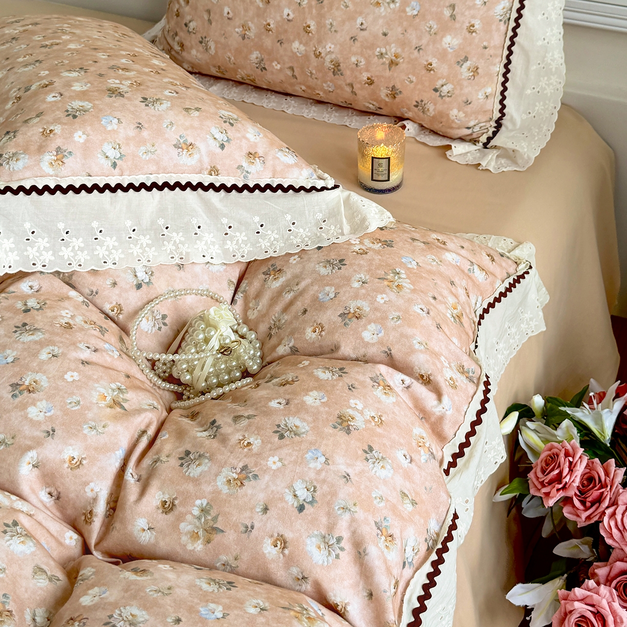 91家纺网 家纺一手货源 找家纺 星座家纺 2025新款秋冬全棉花边数码印花磨毛四件套 蜜瓣小雏菊-桔