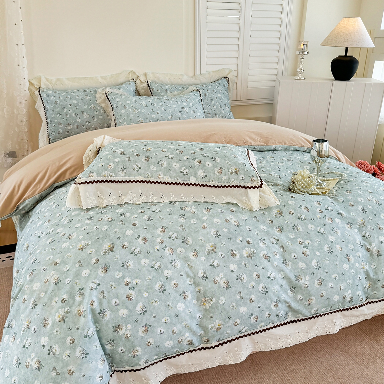 星座家纺 2025新款秋冬全棉花边数码印花磨毛四件套 蜜瓣小雏菊-兰