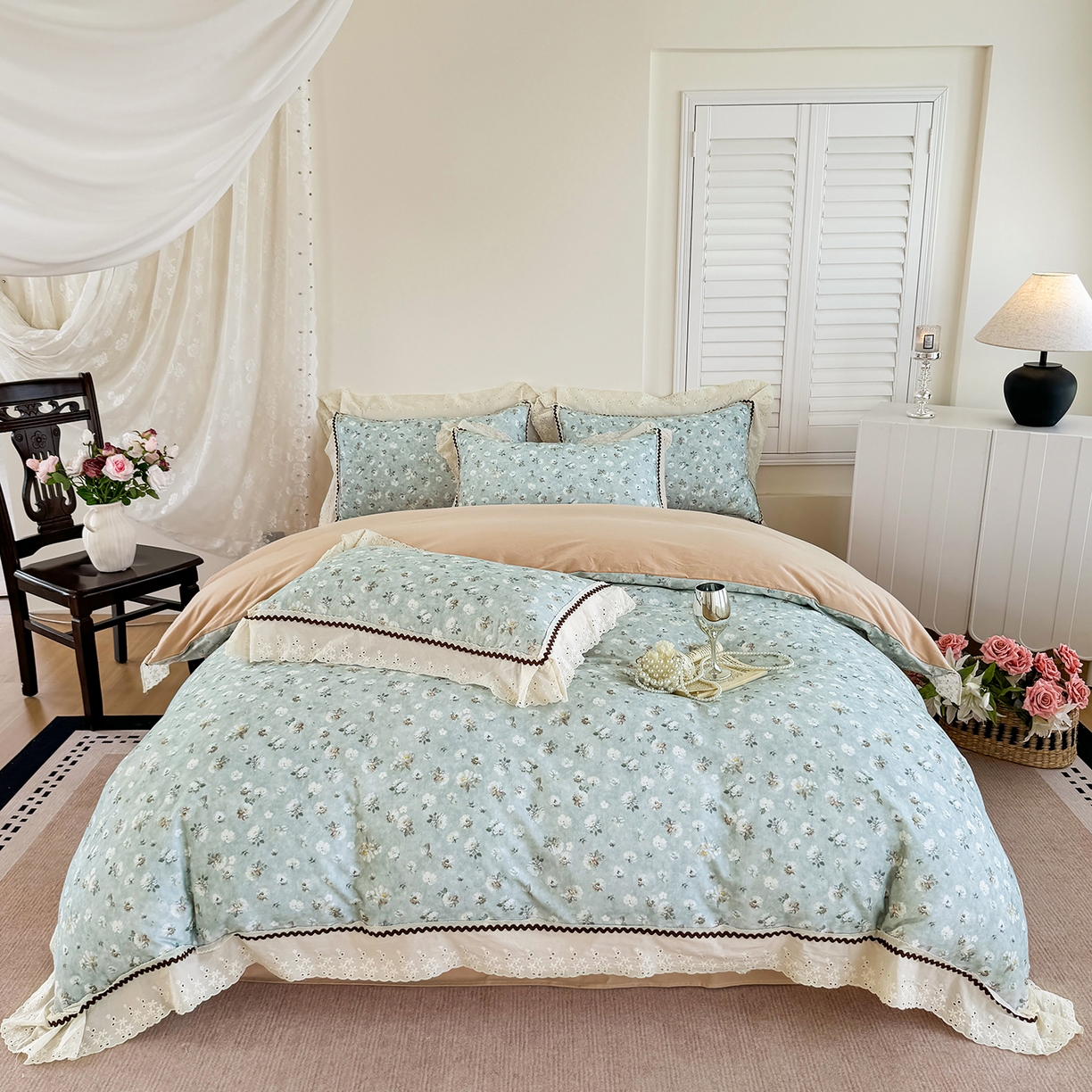 91家纺网 家纺一手货源 找家纺 星座家纺 2025新款秋冬全棉花边数码印花磨毛四件套 蜜瓣小雏菊-兰