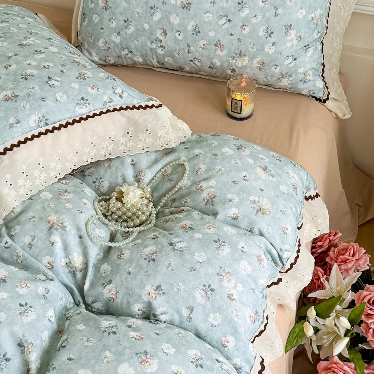 91家纺网 家纺一手货源 找家纺 星座家纺 2025新款秋冬全棉花边数码印花磨毛四件套 蜜瓣小雏菊-兰