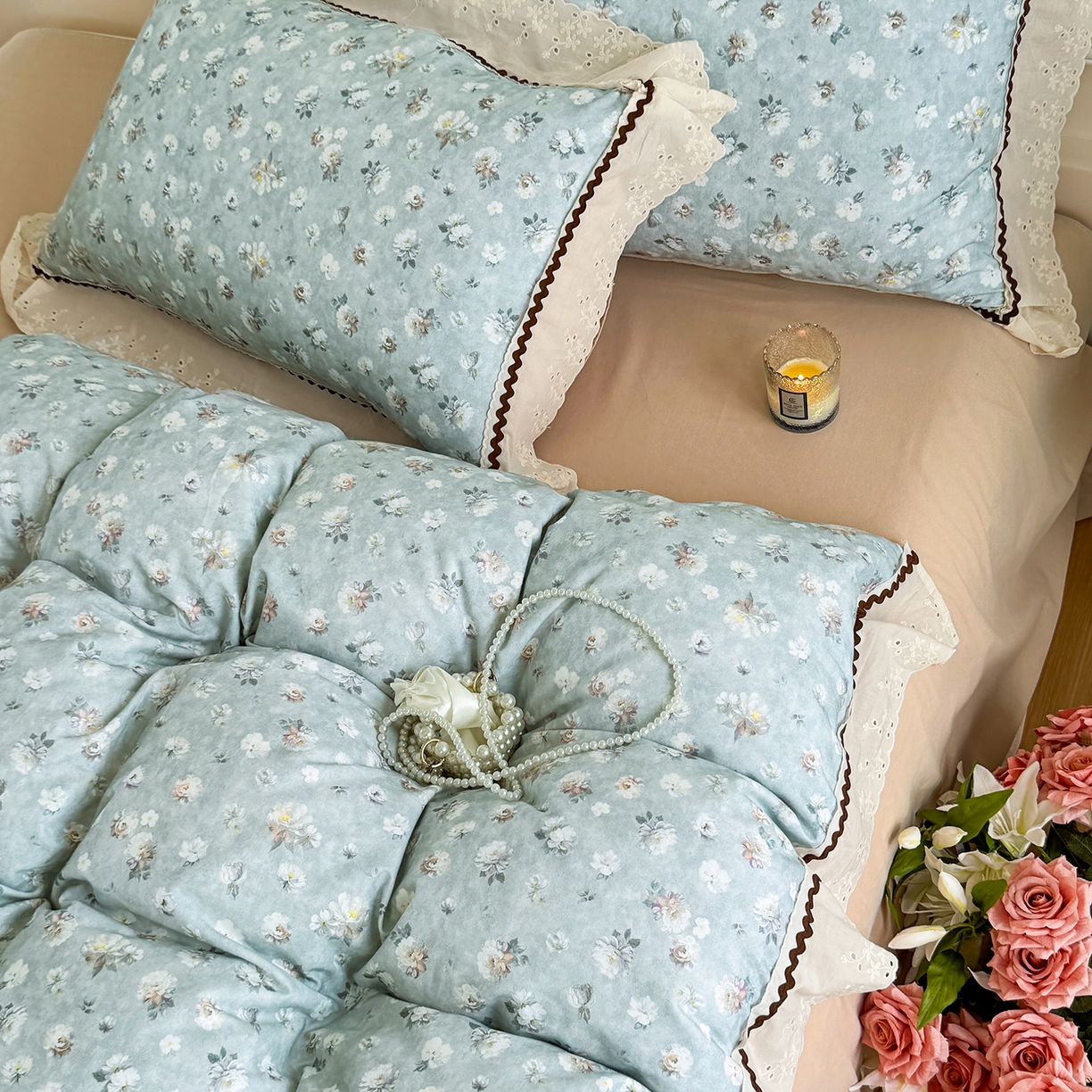 91家纺网 家纺一手货源 找家纺 星座家纺 2025新款秋冬全棉花边数码印花磨毛四件套 蜜瓣小雏菊-兰