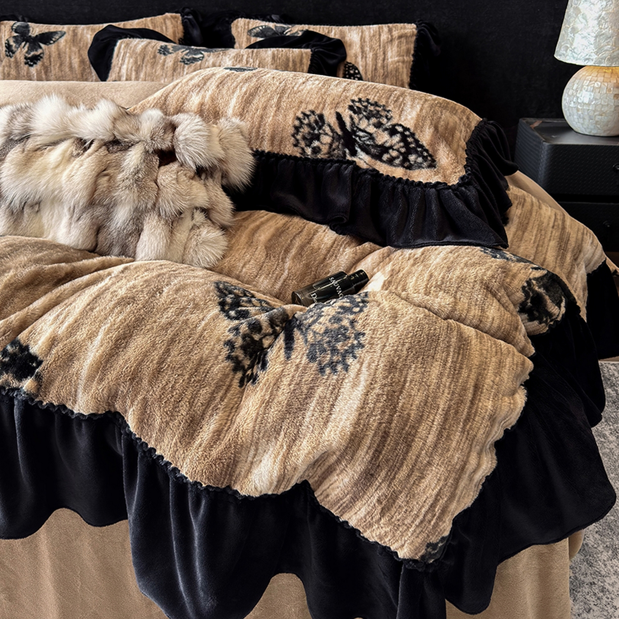 91家纺网 家纺一手货源 找家纺 优悦生活馆 2025新款兔毛绒牛奶绒保暖四件套 蝶纹