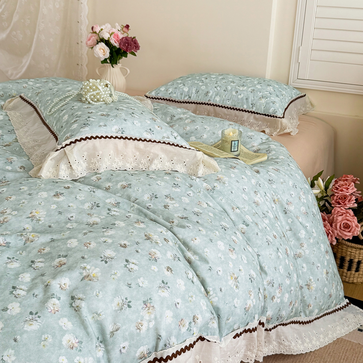 91家纺网 家纺一手货源 找家纺 星座家纺 2025新款秋冬全棉花边数码印花磨毛四件套 蜜瓣小雏菊-兰