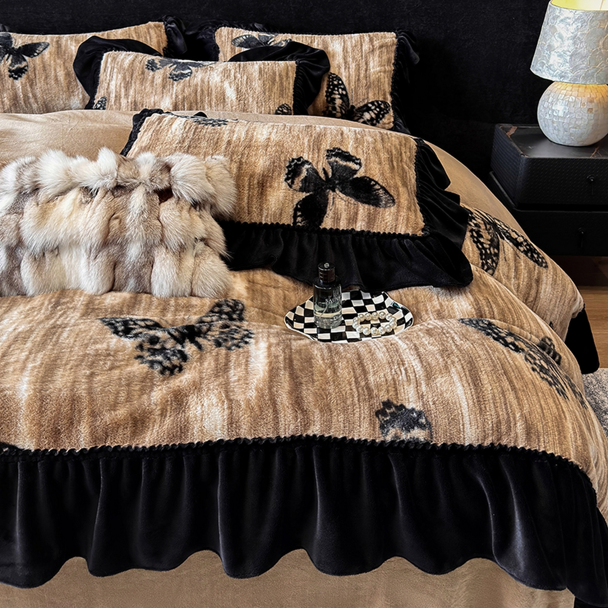 91家纺网 家纺一手货源 找家纺 优悦生活馆 2025新款兔毛绒牛奶绒保暖四件套 蝶纹