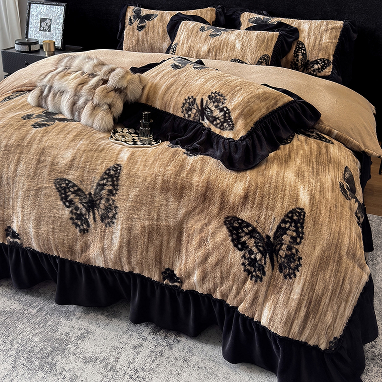 91家纺网 家纺一手货源 找家纺 优悦生活馆 2025新款兔毛绒牛奶绒保暖四件套 蝶纹