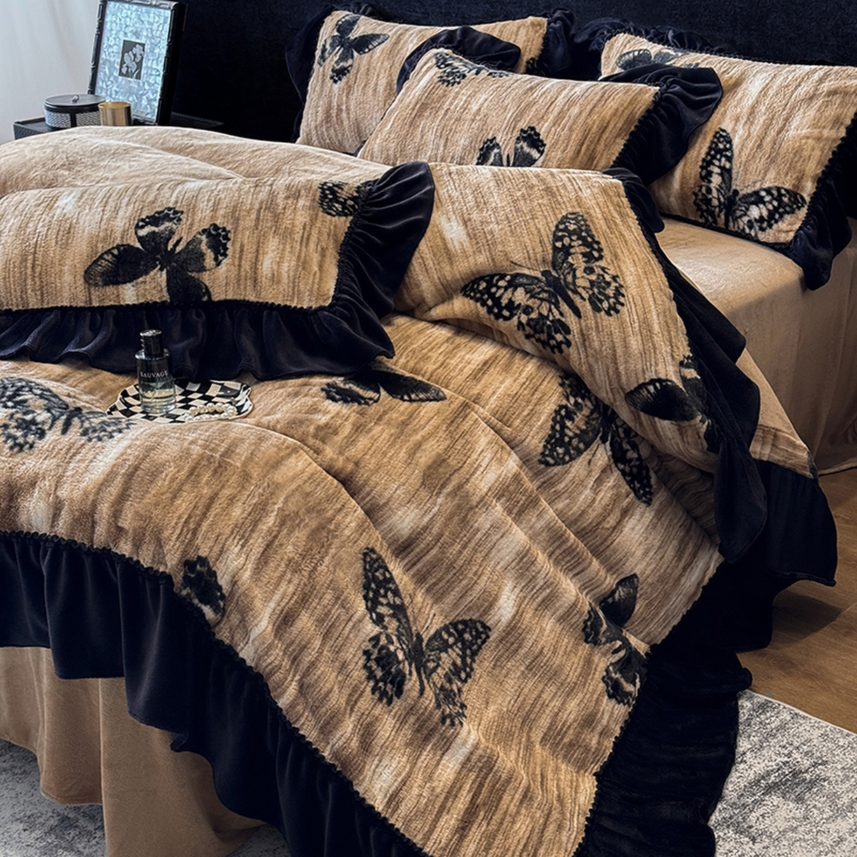 91家纺网 家纺一手货源 找家纺 优悦生活馆 2025新款兔毛绒牛奶绒保暖四件套 蝶纹