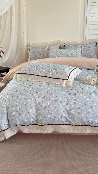 91家纺网 家纺一手货源 找家纺 星座家纺 2025新款秋冬全棉花边数码印花磨毛四件套 蜜瓣小雏菊-兰