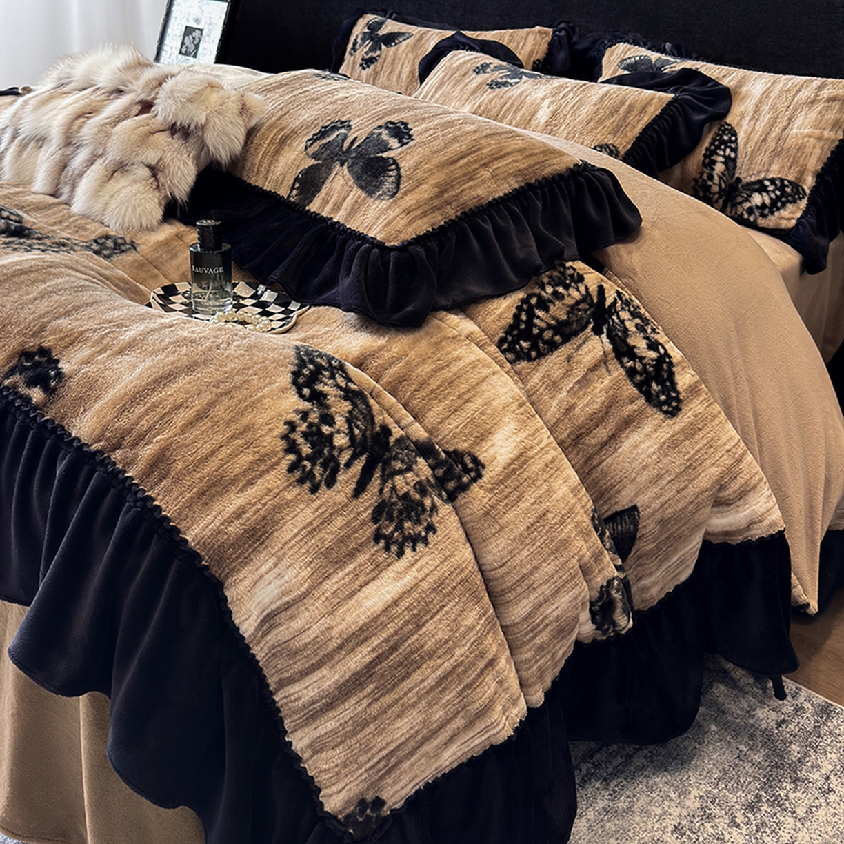 91家纺网 家纺一手货源 找家纺 优悦生活馆 2025新款兔毛绒牛奶绒保暖四件套 蝶纹