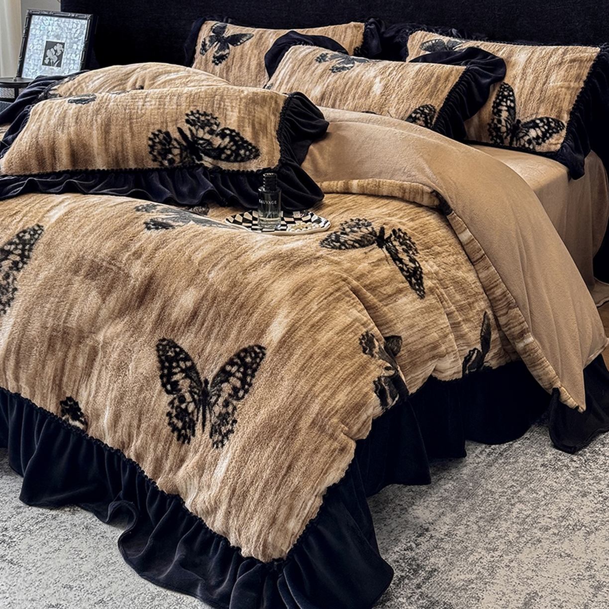 91家纺网 家纺一手货源 找家纺 优悦生活馆 2025新款兔毛绒牛奶绒保暖四件套 蝶纹