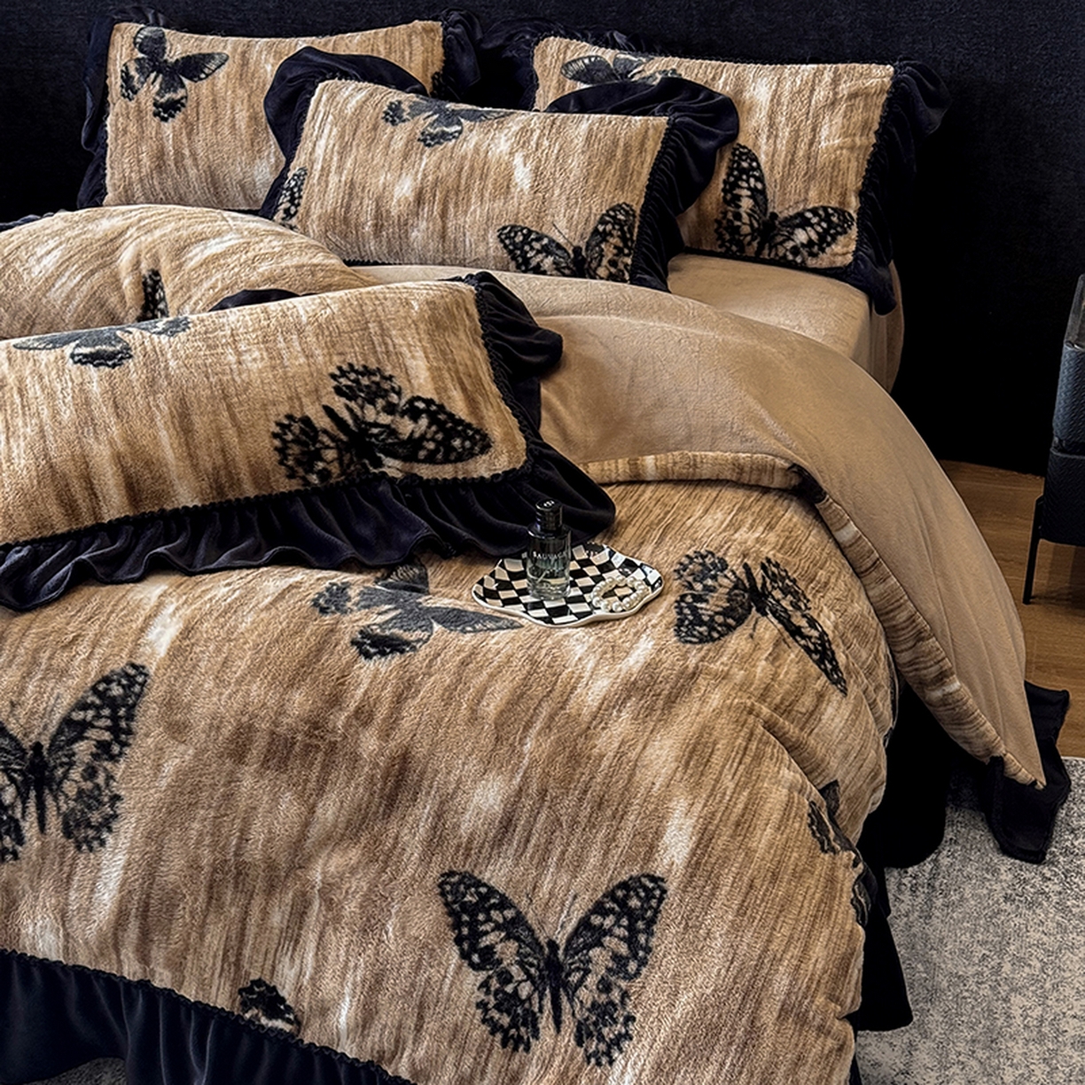 91家纺网 家纺一手货源 找家纺 优悦生活馆 2025新款兔毛绒牛奶绒保暖四件套 蝶纹