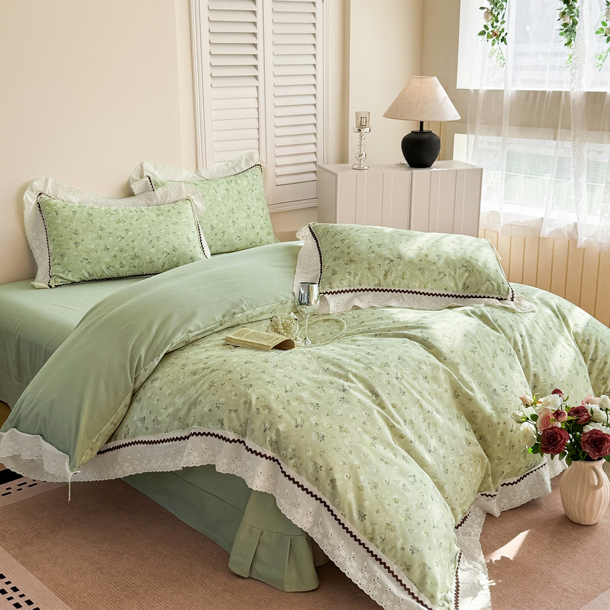 91家纺网 家纺一手货源 找家纺 星座家纺 2025新款秋冬全棉花边数码印花磨毛四件套 蜜瓣小雏菊-绿