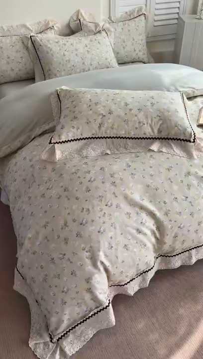 91家纺网 家纺一手货源 找家纺 星座家纺 2025新款秋冬全棉花边数码印花磨毛四件套 蜜瓣小雏菊-绿