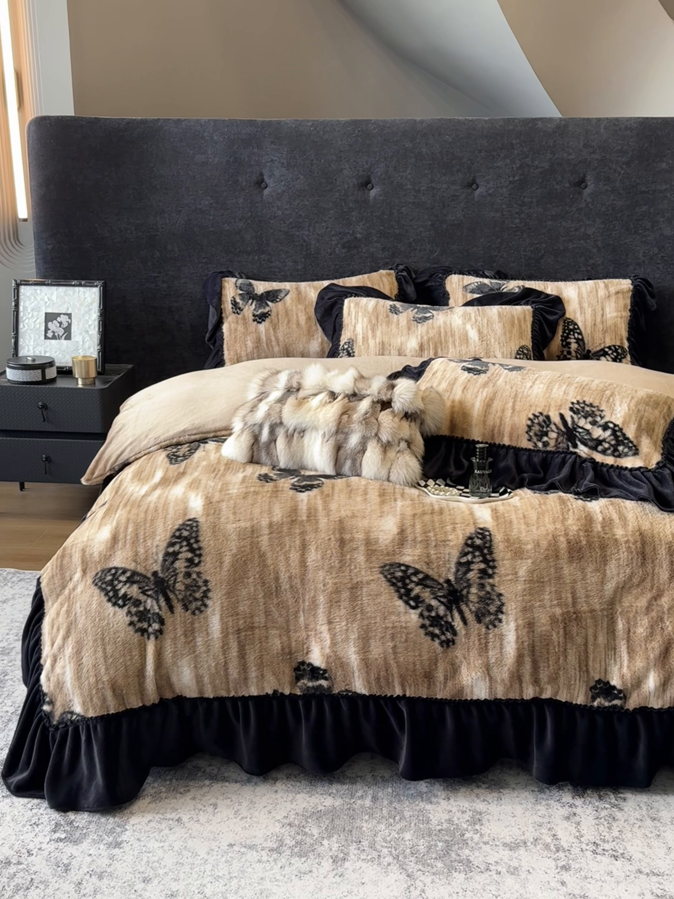 91家纺网 家纺一手货源 找家纺 优悦生活馆 2025新款兔毛绒牛奶绒保暖四件套 蝶纹