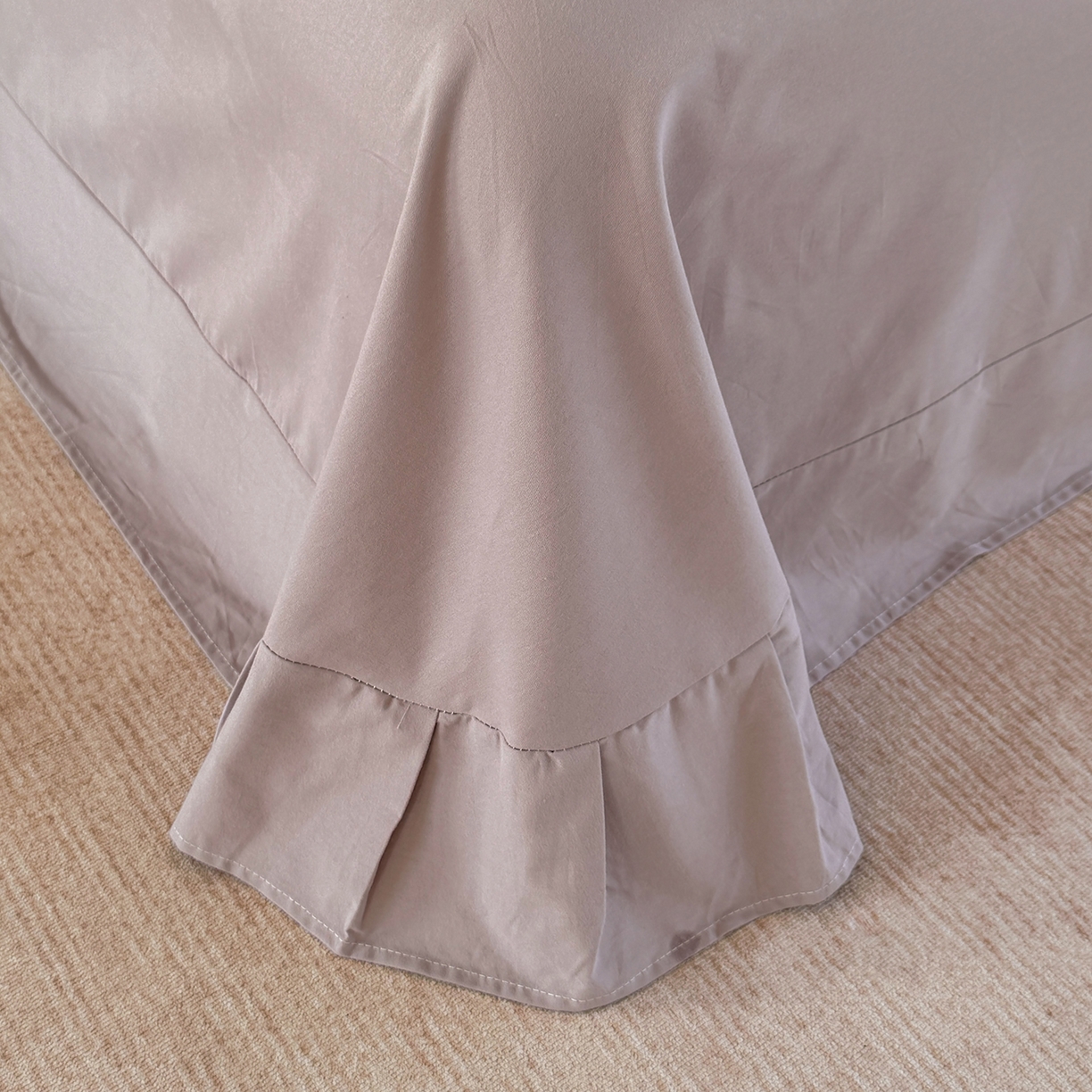 91家纺网 家纺一手货源 找家纺 星座家纺 2025新款秋冬全棉花边数码印花磨毛四件套 蜜瓣小雏菊-紫