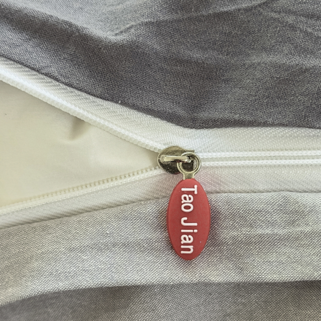 91家纺网 家纺一手货源 找家纺 宜家坊 2025新款A类全棉色织水洗棉被套单件纯棉格子纯色学生宿舍被罩定制定做 洛伊-灰咖大格