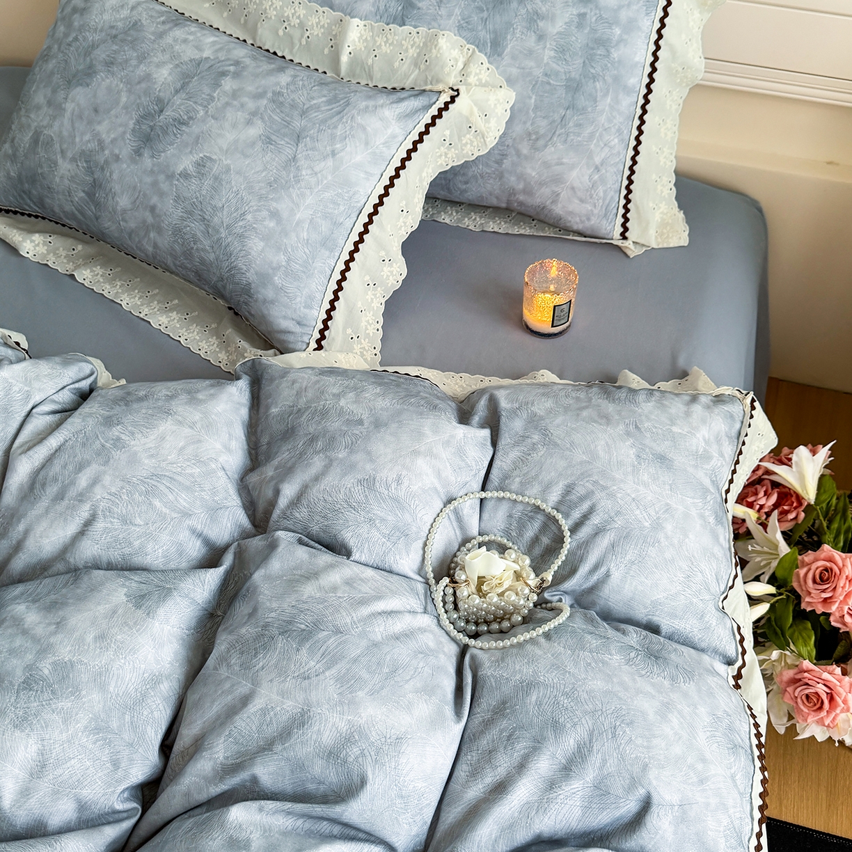 91家纺网 家纺一手货源 找家纺 星座家纺 2025新款秋冬全棉花边数码印花磨毛四件套 羽絮-灰