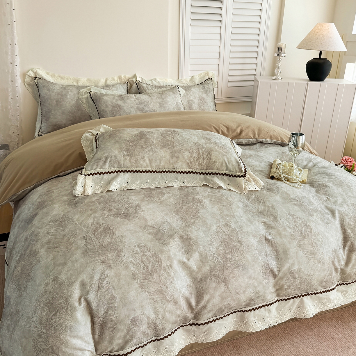 星座家纺 2025新款秋冬全棉花边数码印花磨毛四件套 羽絮-咖