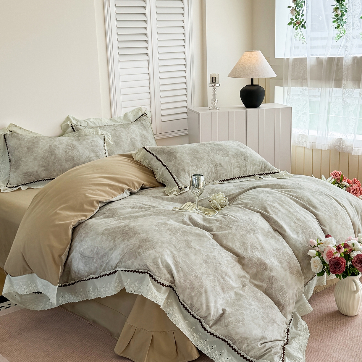 91家纺网 家纺一手货源 找家纺 星座家纺 2025新款秋冬全棉花边数码印花磨毛四件套 羽絮-咖