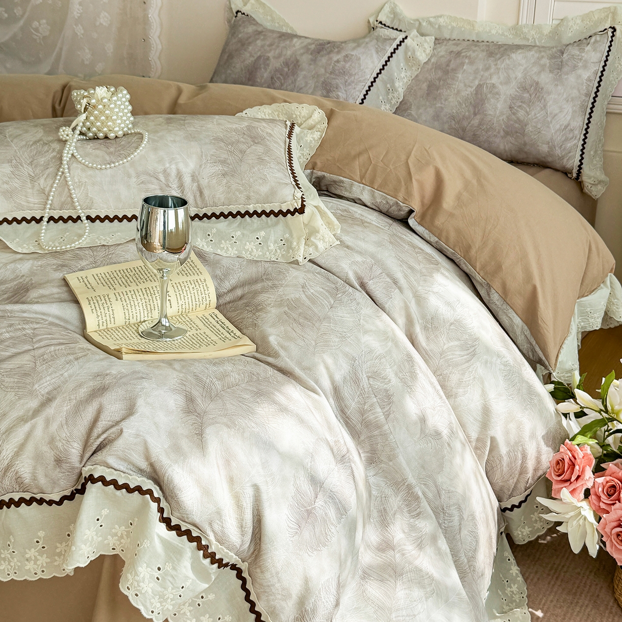 91家纺网 家纺一手货源 找家纺 星座家纺 2025新款秋冬全棉花边数码印花磨毛四件套 羽絮-咖