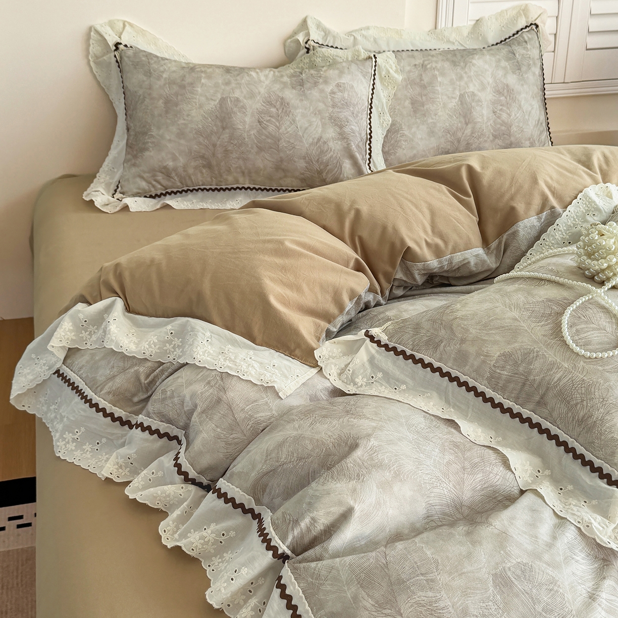 91家纺网 家纺一手货源 找家纺 星座家纺 2025新款秋冬全棉花边数码印花磨毛四件套 羽絮-咖