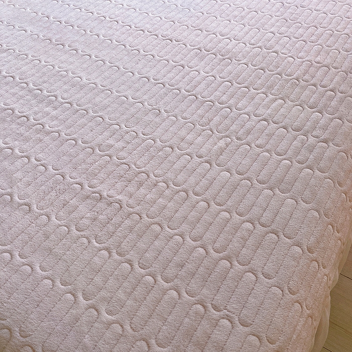 91家纺网 家纺一手货源 找家纺 梦之星 2025新款牛奶绒雕花床盖款床单款四件套 蝶恋花-粉