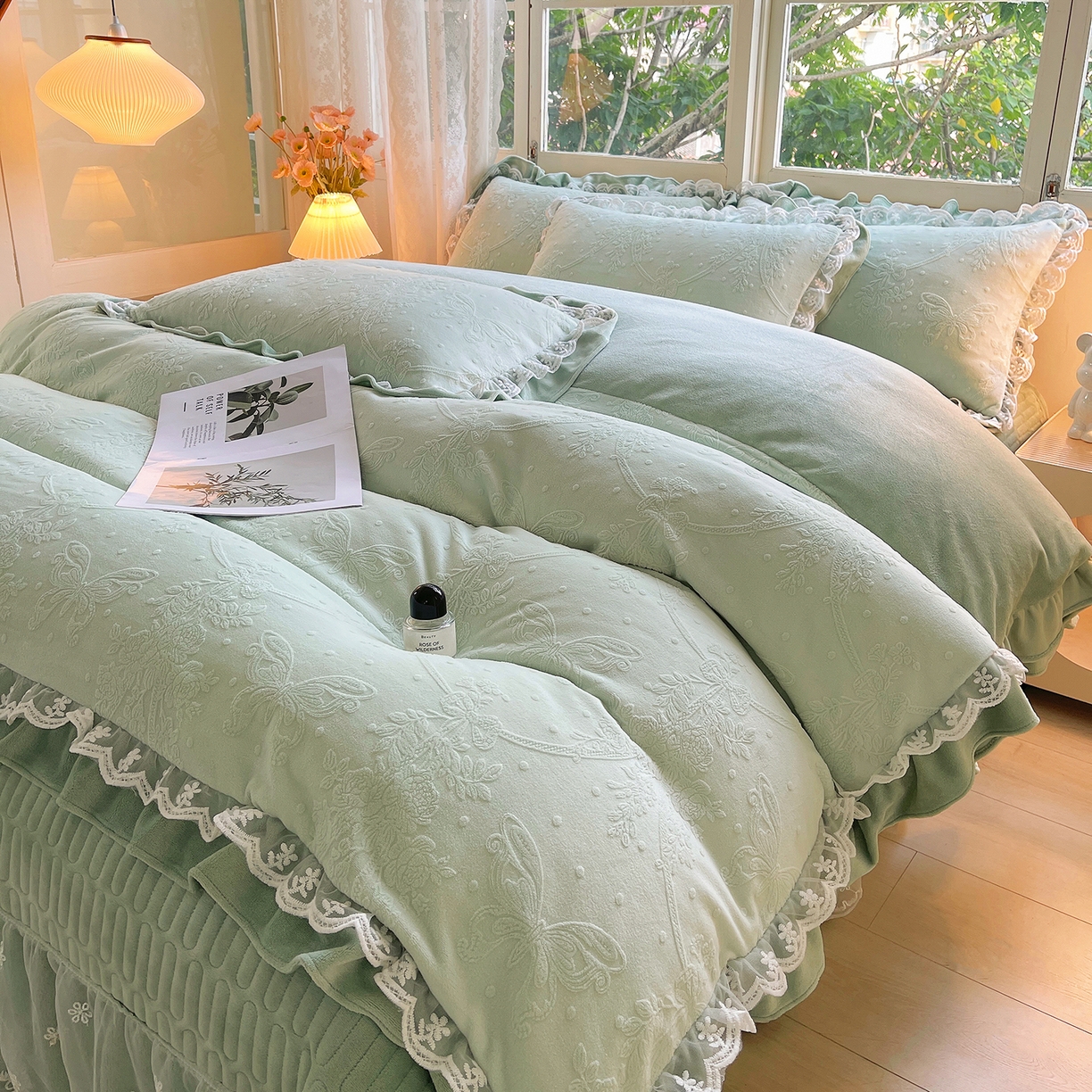 91家纺网 家纺一手货源 找家纺 梦之星 2025新款牛奶绒雕花床盖款床单款四件套 蝶恋花-绿