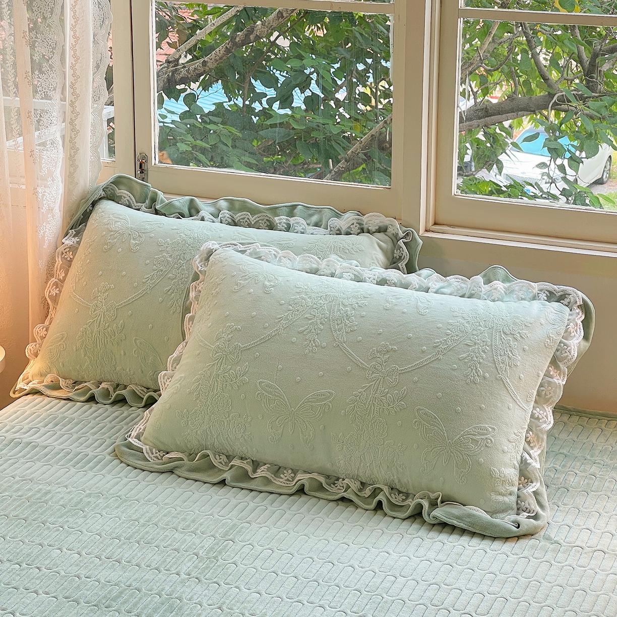 91家纺网 家纺一手货源 找家纺 梦之星 2025新款牛奶绒雕花床盖款床单款四件套 蝶恋花-绿