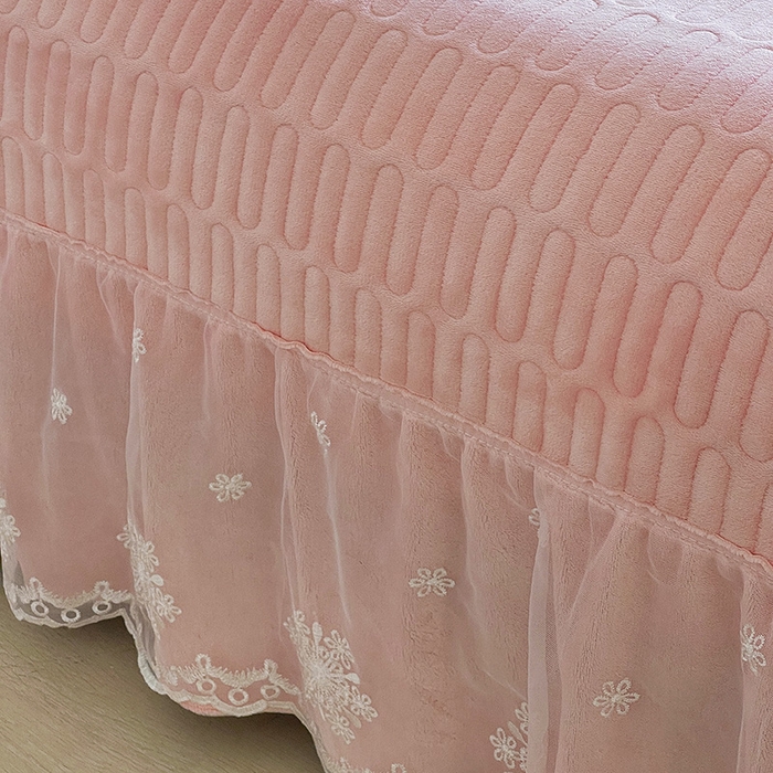 91家纺网 家纺一手货源 找家纺 梦之星 2025新款牛奶绒雕花床盖款床单款四件套 繁花-粉