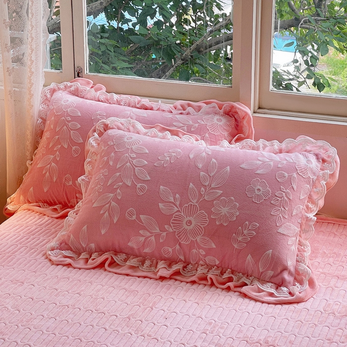 91家纺网 家纺一手货源 找家纺 梦之星 2025新款牛奶绒雕花床盖款床单款四件套 繁花-粉