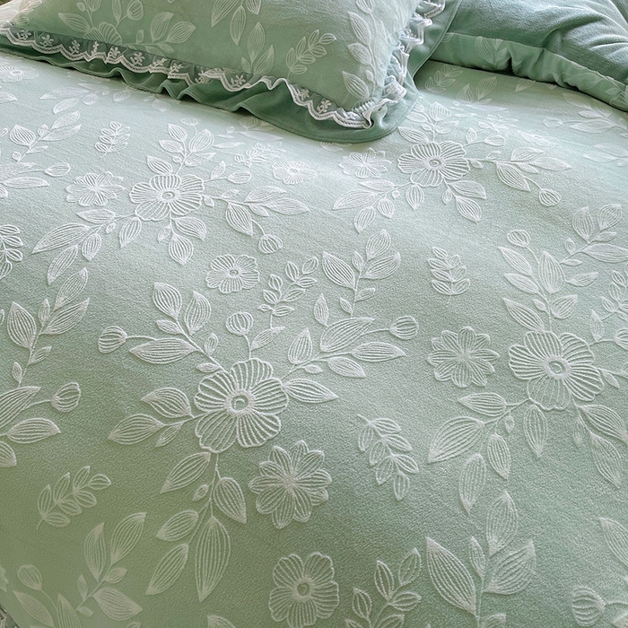 91家纺网 家纺一手货源 找家纺 梦之星 2025新款牛奶绒雕花床盖款床单款四件套 繁花-绿