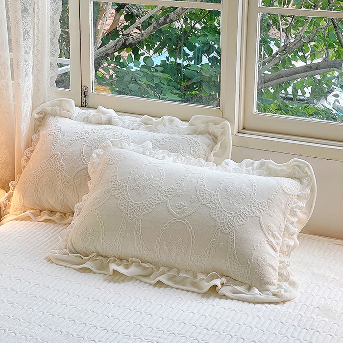 91家纺网 家纺一手货源 找家纺 梦之星 2025新款牛奶绒雕花床盖款床单款四件套 洛梦-白