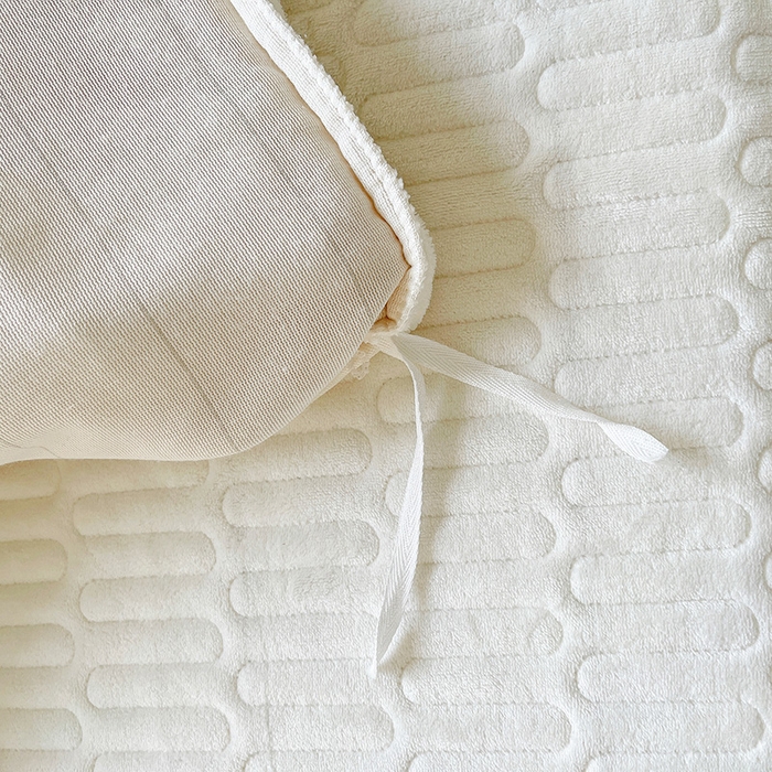 91家纺网 家纺一手货源 找家纺 梦之星 2025新款牛奶绒雕花床盖款床单款四件套 洛梦-白