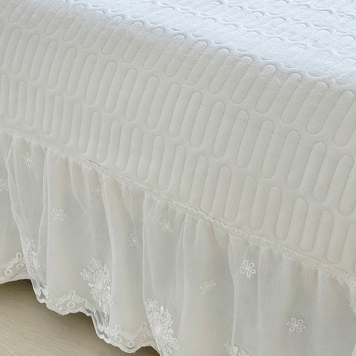 91家纺网 家纺一手货源 找家纺 梦之星 2025新款牛奶绒雕花床盖款床单款四件套 洛梦-白