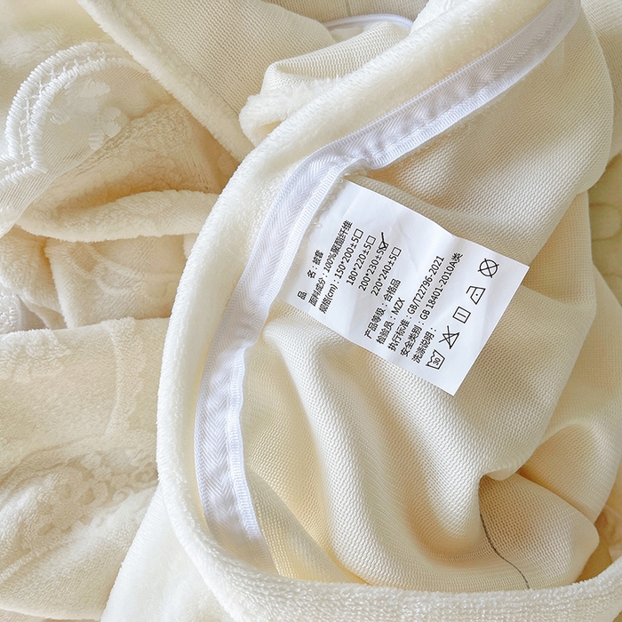 91家纺网 家纺一手货源 找家纺 梦之星 2025新款牛奶绒雕花床盖款床单款四件套 洛梦-白