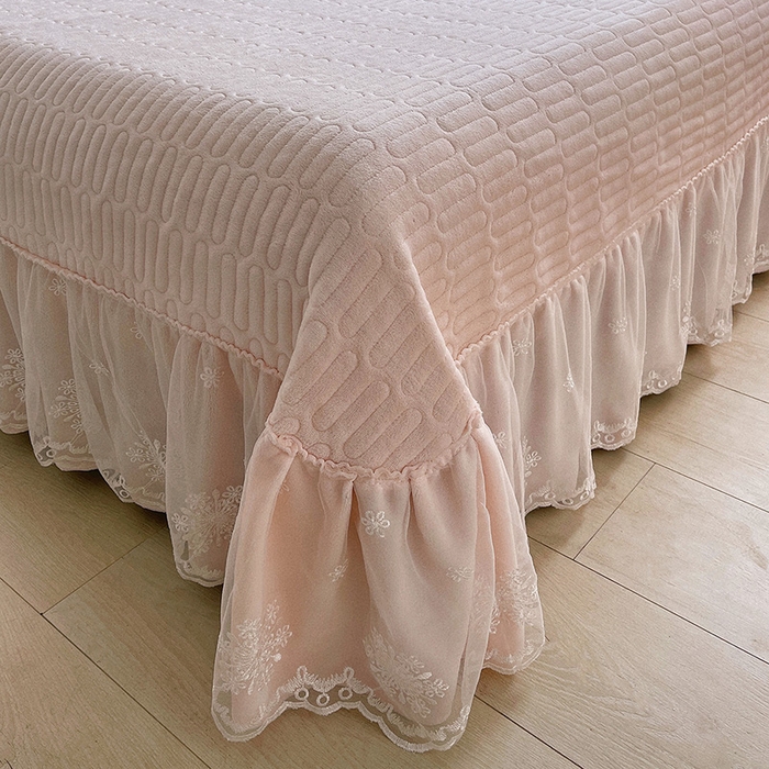 91家纺网 家纺一手货源 找家纺 梦之星 2025新款牛奶绒雕花床盖款床单款四件套 洛梦-粉