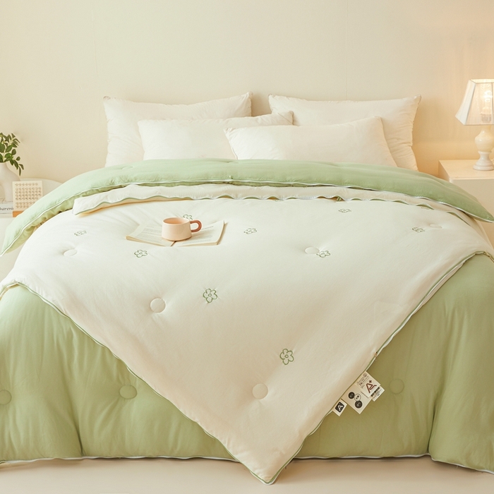 91家纺网 家纺一手货源 找家纺 维洋家纺 2025新款柔暖刺绣双层纱大豆子母被被子被芯 奶油绿花朵