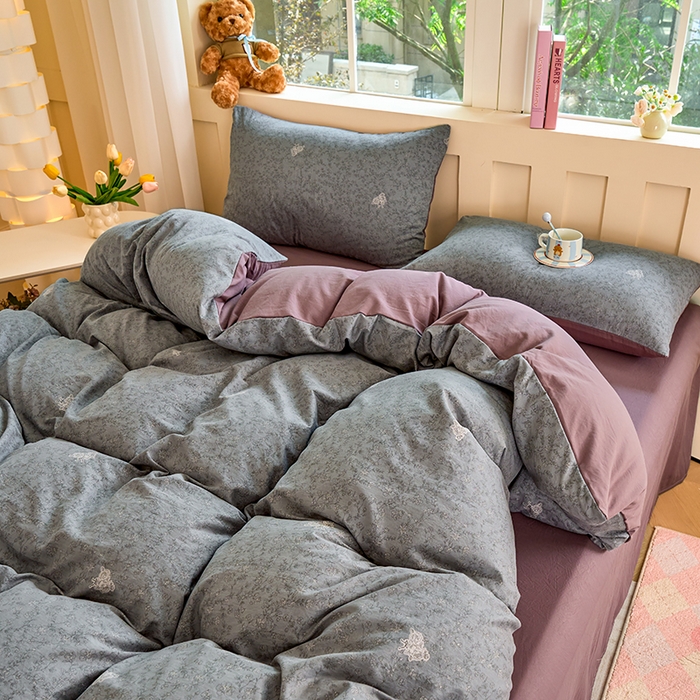 91家纺网 家纺一手货源 找家纺 卢赛尔 2025新款水洗珍珠印花四件套 暗香