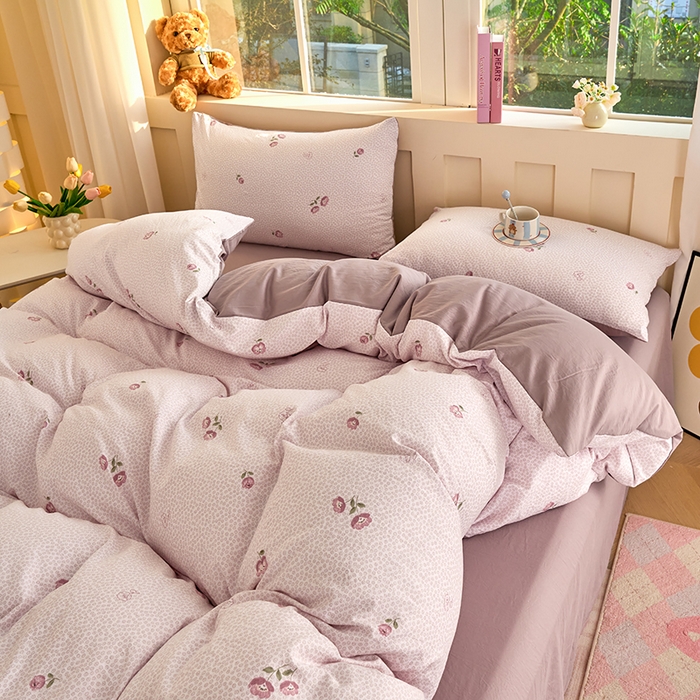 91家纺网 家纺一手货源 找家纺 卢赛尔 2025新款水洗珍珠印花四件套 相思粉