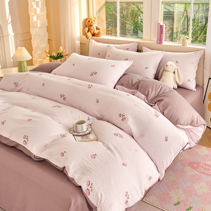 91家纺网 家纺一手货源 找家纺 卢赛尔 2025新款水洗珍珠印花四件套 相思粉