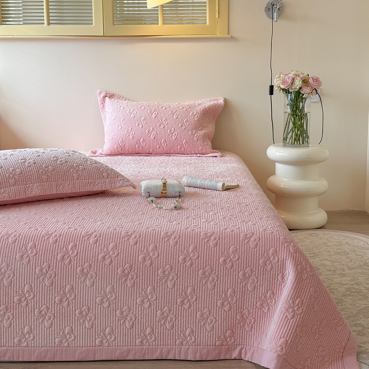 91家纺网 家纺一手货源 找家纺 琳可家居 2025新款蝴蝶系列棉加绒床盖 绒蝴蝶-粉柔