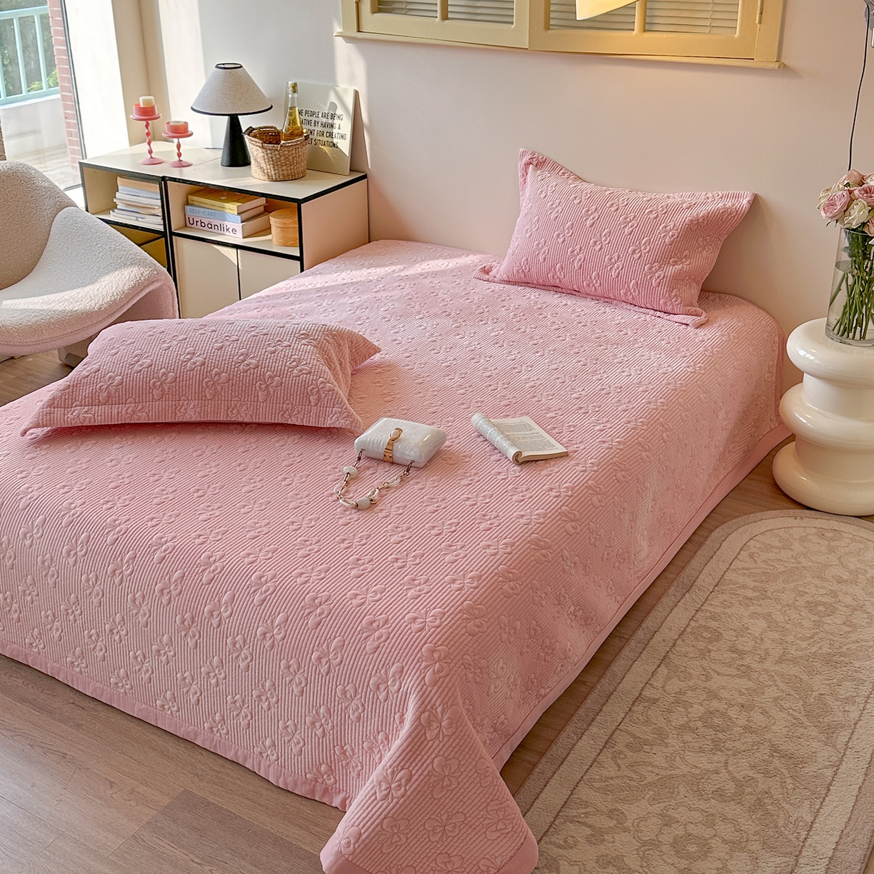 91家纺网 家纺一手货源 找家纺 琳可家居 2025新款蝴蝶系列棉加绒床盖 绒蝴蝶-粉柔