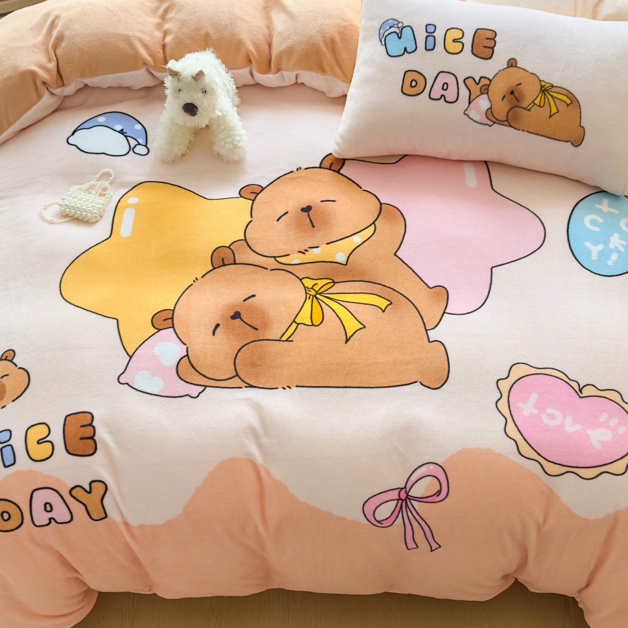 91家纺网 家纺一手货源 找家纺 （总）浩诚 2025新款高克重原创设计牛奶绒大版卡通四件套第2批