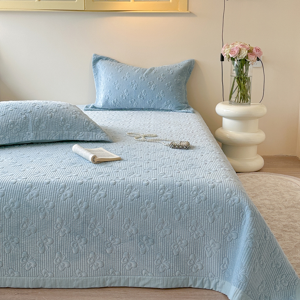 91家纺网 家纺一手货源 找家纺 琳可家居 2025新款蝴蝶系列棉加绒床盖 绒蝴蝶-蓝沁