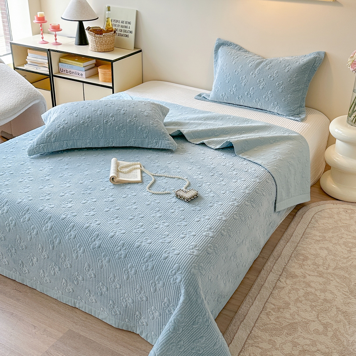 91家纺网 家纺一手货源 找家纺 琳可家居 2025新款蝴蝶系列棉加绒床盖 绒蝴蝶-蓝沁