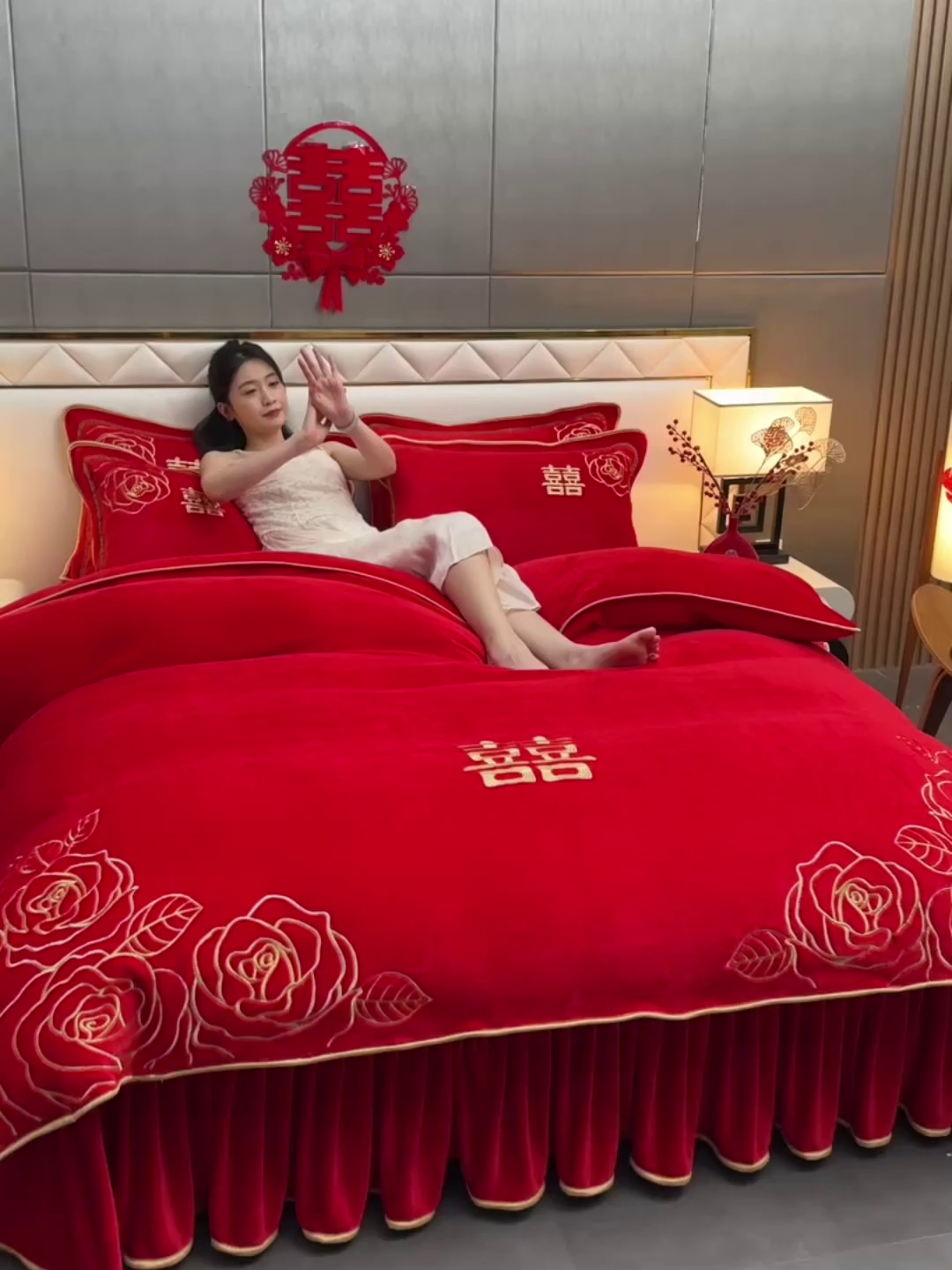 91家纺网 家纺一手货源 找家纺 （总）居尚家纺 2025新款牛奶绒大红婚庆刺绣四件套
