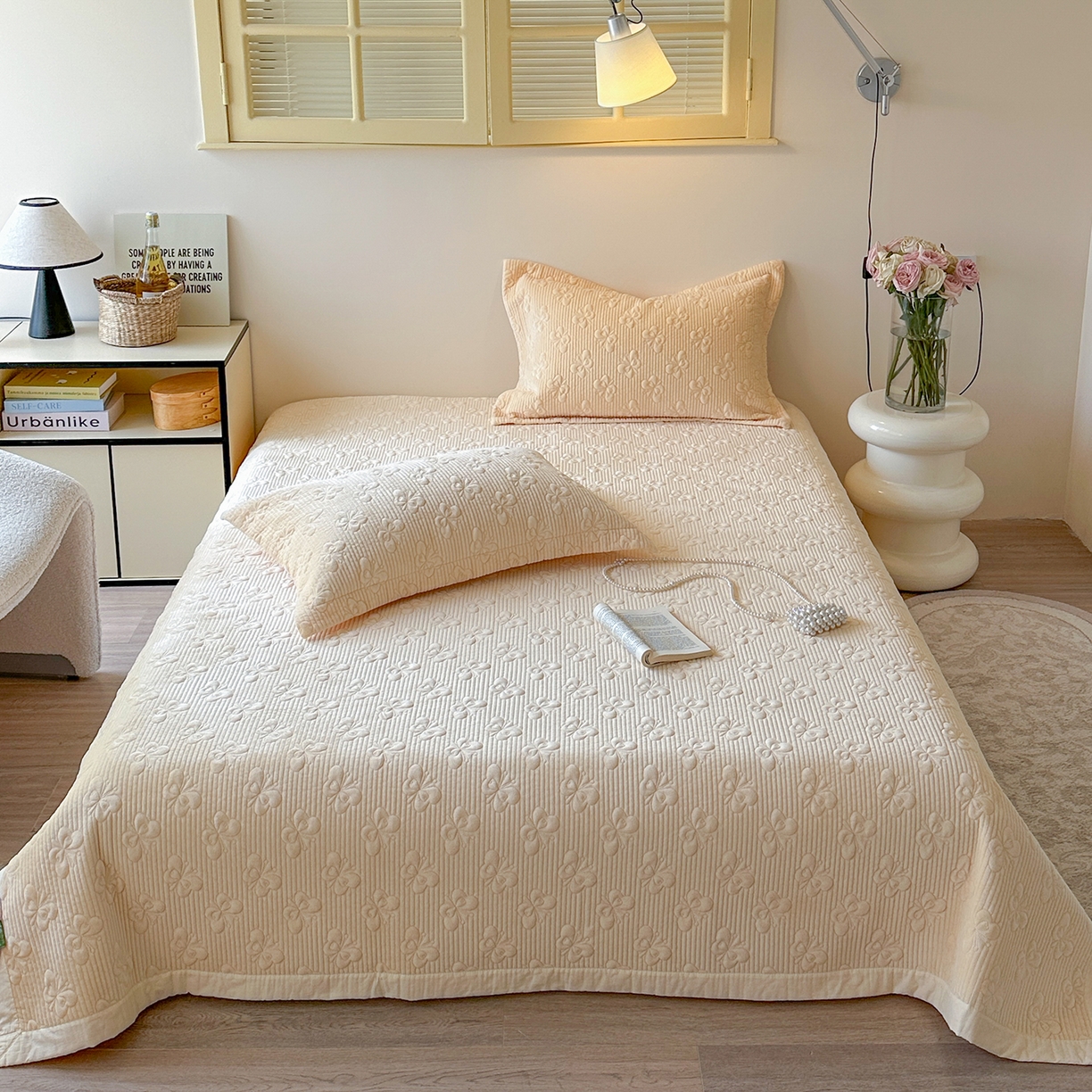 91家纺网 家纺一手货源 找家纺 琳可家居 2025新款蝴蝶系列棉加绒床盖 绒蝴蝶-米柔